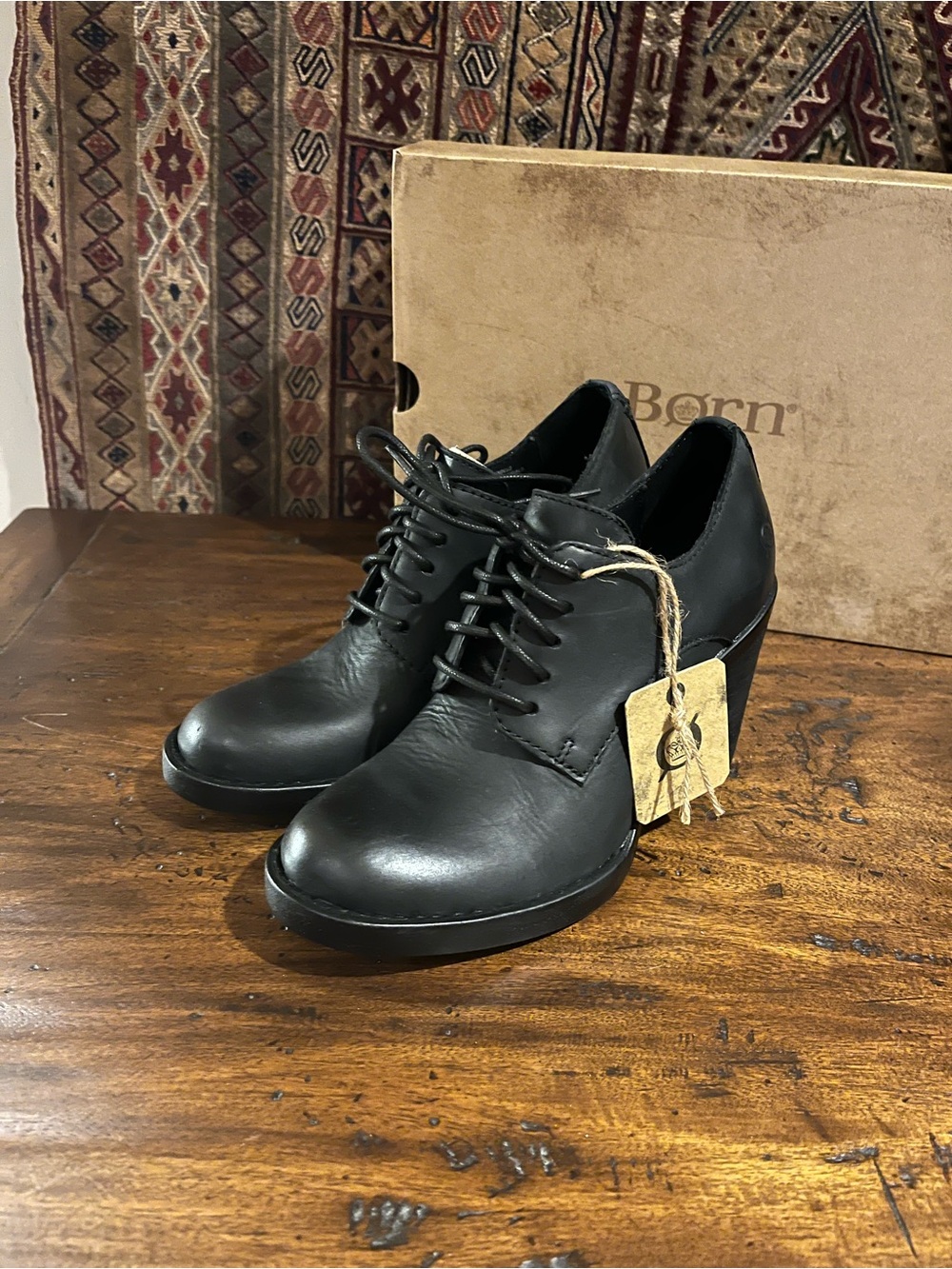 Born “Jolene” Oxford Black Leather Lace-Ups, Block Heel, Size 6, NEW IN BOX!